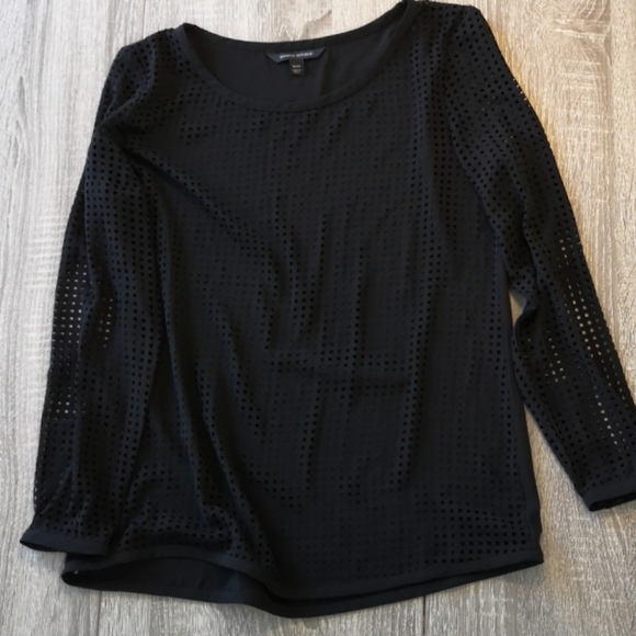 🏷️🍌 Banana Republic Black lazercut blouse - Picture 2 of 8